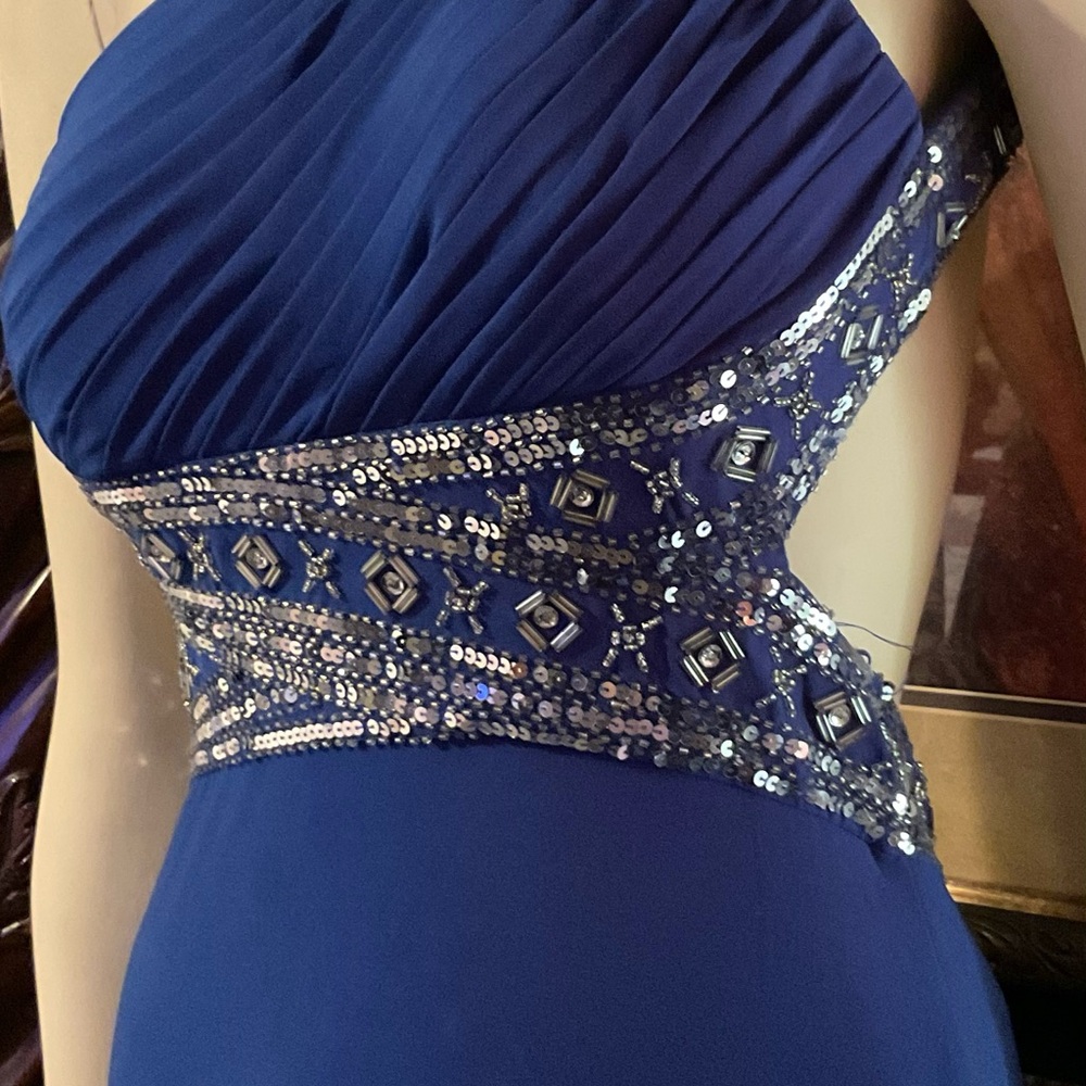 Laura Petites / Elegant Blue Sequin Dress